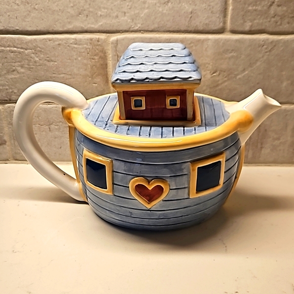 Teapot, Noah's Ark - Picture 3 of 7